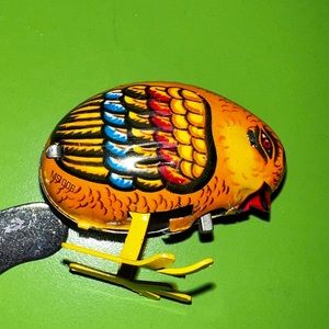 Wind-up chick 2” tin toy metal bird with key retro Easter novelty chicken